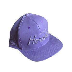 MITCHELL & NESS REFLECTIVE HORNETS SNAPBACK
